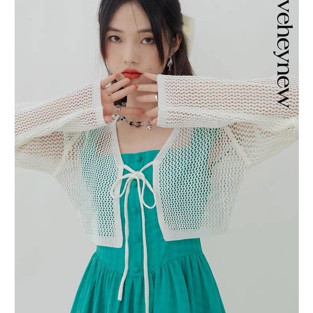 Áo cadigan len mỏng khoác ngoài đi biển phong cách Hàn Quốc. Cadigan len mỏng hoạ tiết to kèm dây buộc nhiều màu HOTHIT