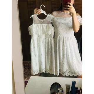 Set Đầm Mẹ và Bé Ren Trắng Trễ Vai