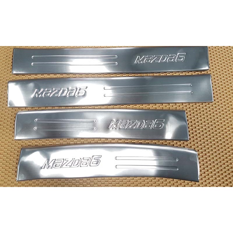 Ốp bậc mazda 6