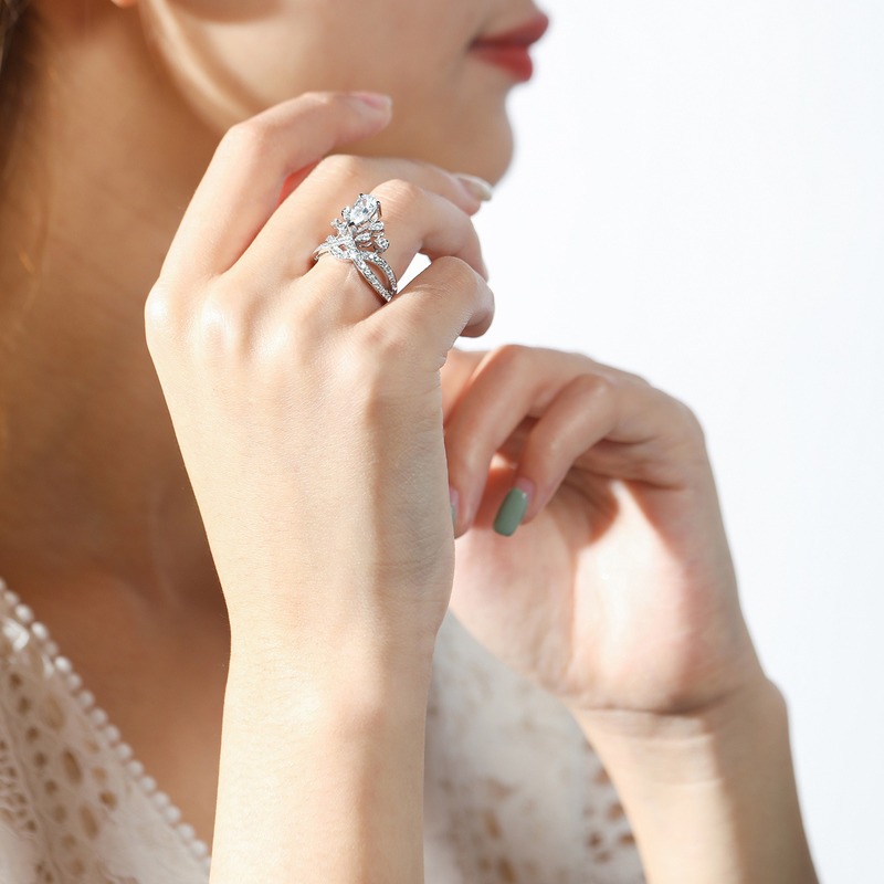 Sang Trọng Hình Quả Lê Thái Nhẫn Khảm Màu Đá Quý