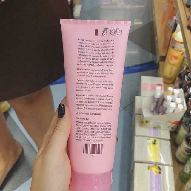kem dưỡng thể trắng da Rseries hand body lotion ( thương hiệu hàng đầu trong việc làm trắng Da tại Thái Lan)