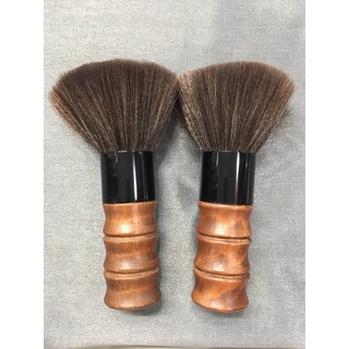 Chổi phủi tóc barber cán gỗ