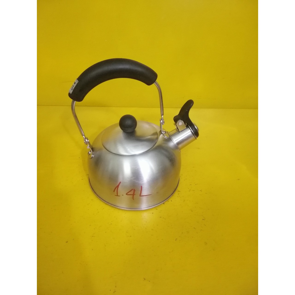 Ấm inox có còi hú nội địa Nhật (1.4L) (418), Dùng được bếp từ