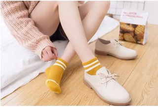 Tất cổ ngắn viền sọc