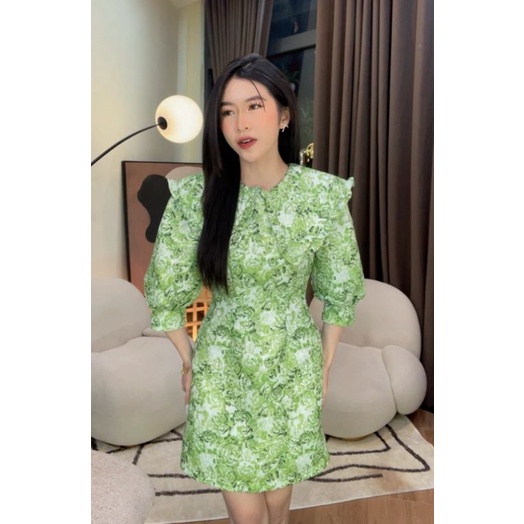 Đầm xanh họa tiết hoa hồng