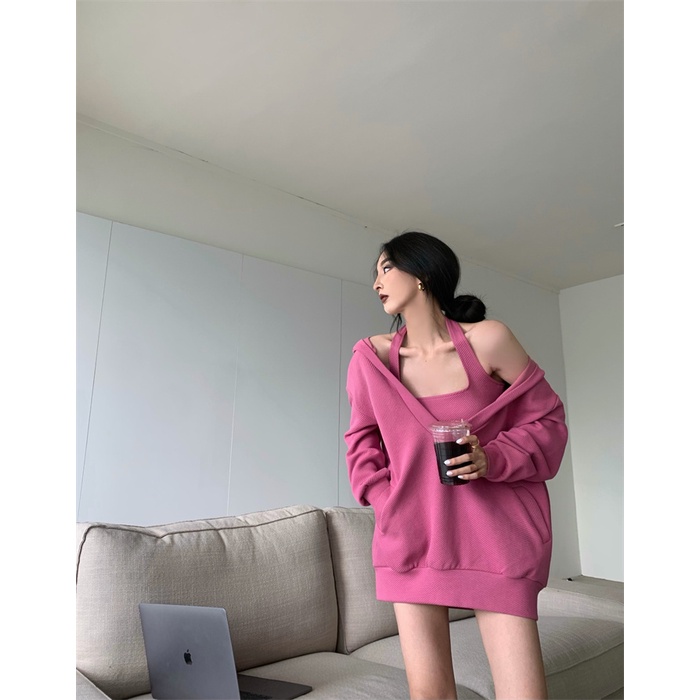 Áo hoodie cổ chữ V dáng rộng/ Áo hai dây/ Quần đùi lưng cao phong cách retro