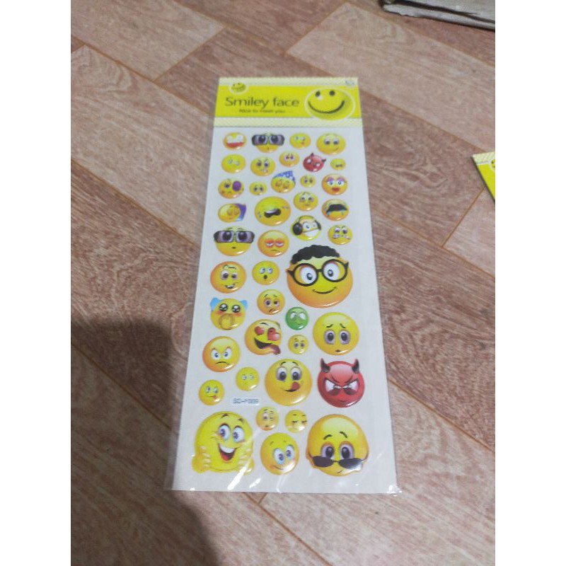 Miếng Dán Hình Mặt Cười Dùng Trang Trí Điện Thoại Laptop