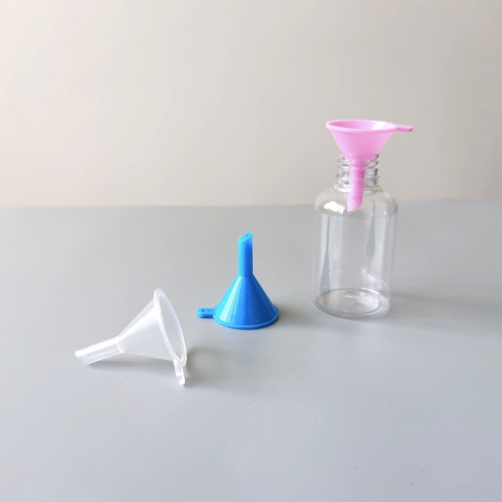 Combo 10 Phễu Mini Chiết Dung Dịch/ Mỹ Phẩm Màu Ngẫu Nhiên Trắng - Hồng - Xanh H106