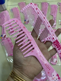 LƯỢC CHẢI TÓC HELLO KITTY NHỰA XỊN