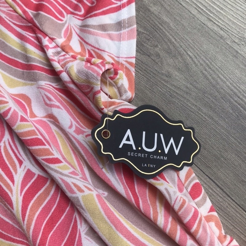 Áo thun cổ đắp chéo cột nơ AUW