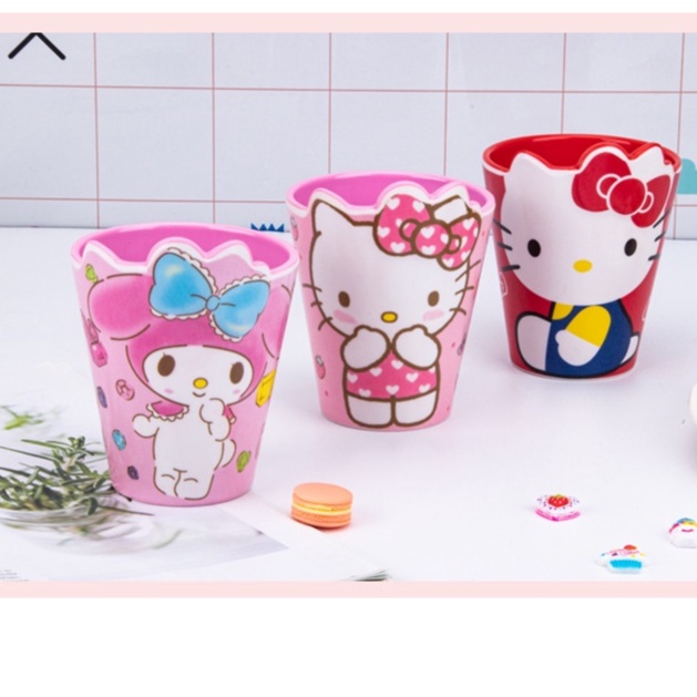 Cốc nhựa Hello Kitty 300ml