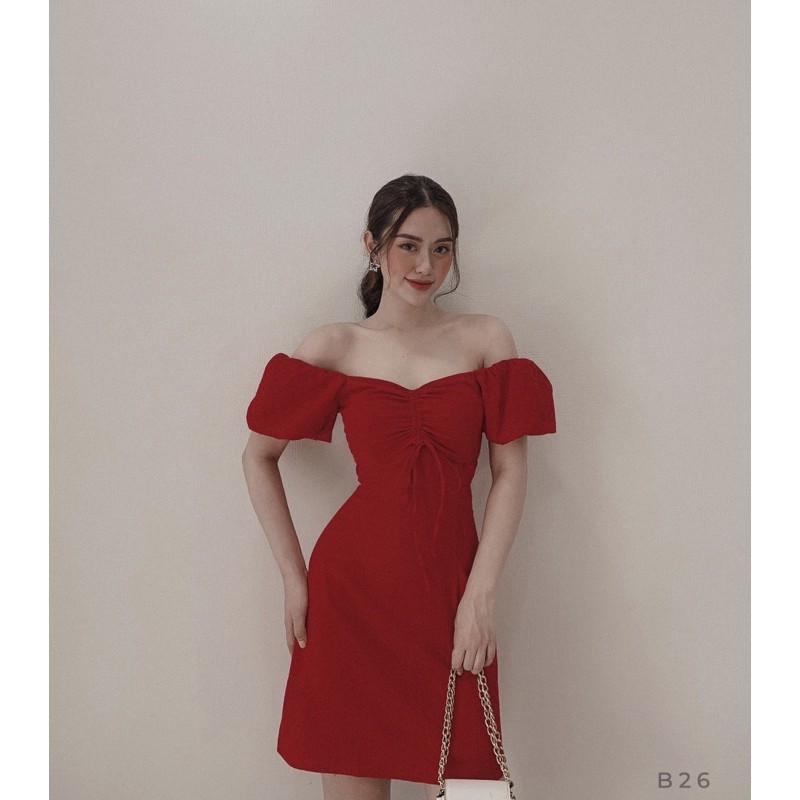 Đầm đỏ nhíu ngực mặc được 2 kiểu Sun Fashion