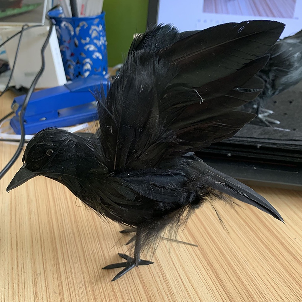 Mô hình quạ nhân tạo dùng trang trí lễ hội halloween