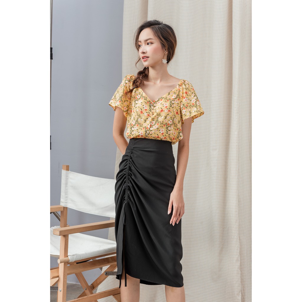 KOKA Design Sơ mi cổ thuyền V tay bèo 55804