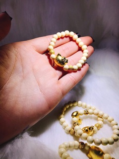 Vòng dâu tằm charm 12 con giáp.