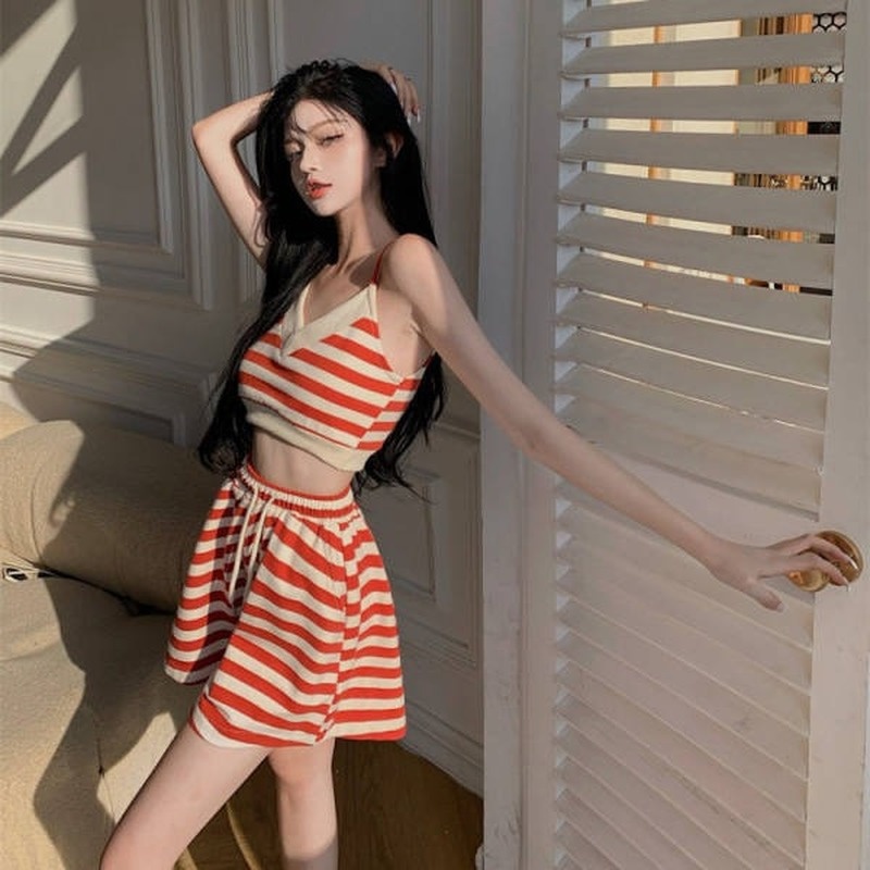 Set Áo Hai Dây Kẻ Sọc + Quần Short Lưng Cao Ống Rộng Thời Trang Mùa Hè Cho Nữ