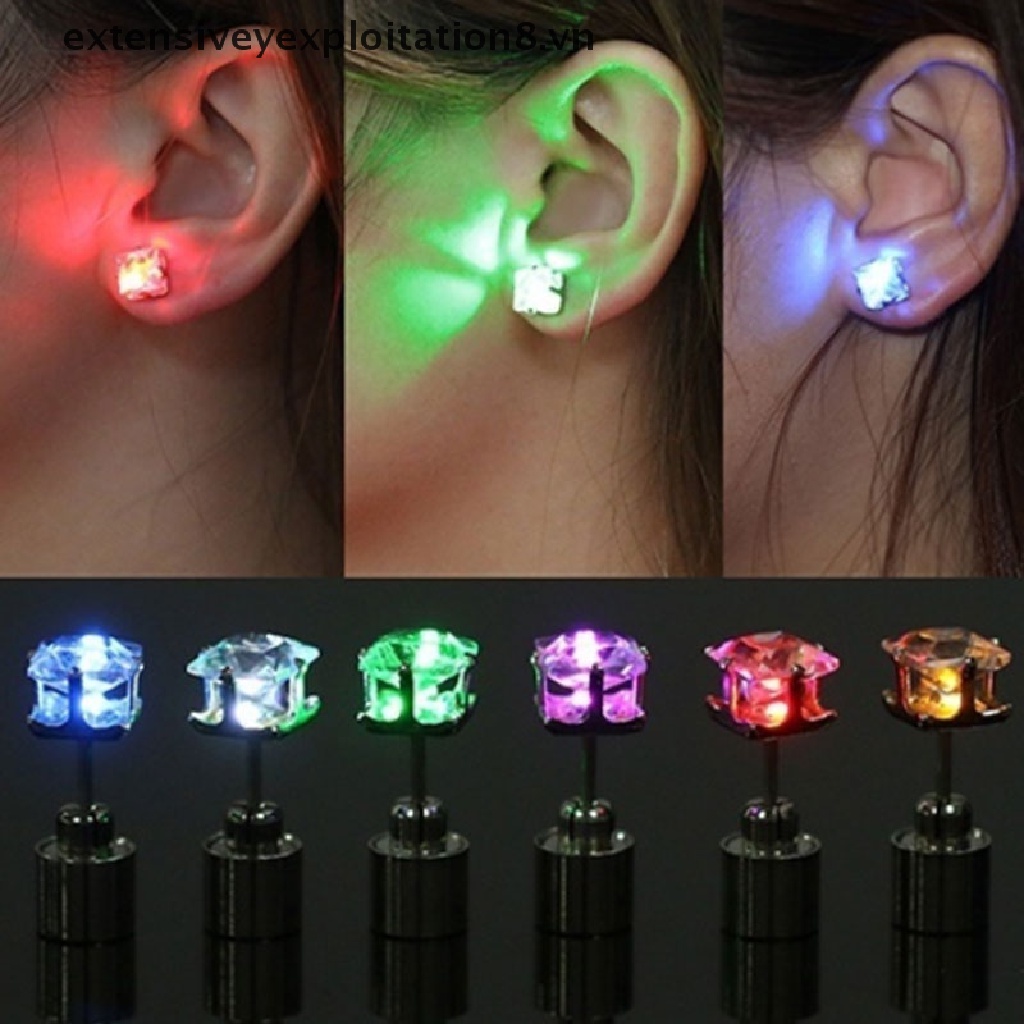 Đôi bông tai hình vương miện có đèn led phát sáng