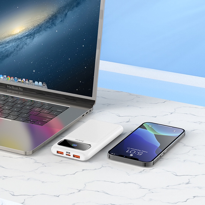 Pin dự phòng sạc nhanh Hoco J81 10000mAh hỗ trợ QC 3.0 và PD 20W - tích hợp 2 Input typeC và microUSB (màu ngẫu nhiên)