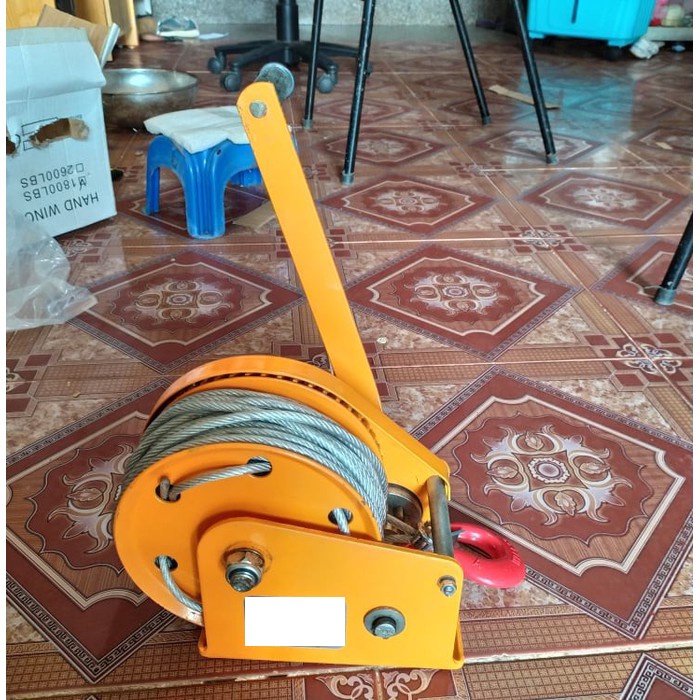 Tời quay tay KHÓA Tự Động cáp bọc Dài 20m-1200 LBS tải trọng 650kg