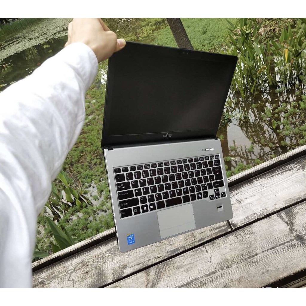 Laptop Nhật Bản Fujitsu S904 Core i5, 4gb ram, 128gb SSD, 13.3inch Full HD, vỏ nhôm sang trọng và bền bỉ
