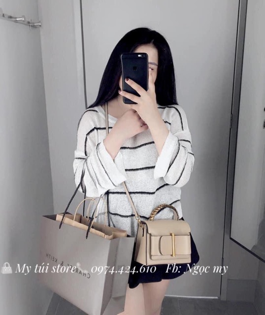 Túi nơ có quai đeo chéo cực xinh.