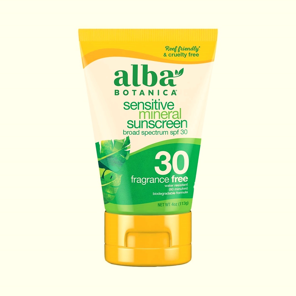 Kem chống nắng vật lí Alba Botanica cho da nhạy cảm - 1 trong 10 loại kem chống nắng vật lí tốt nhất thế giới