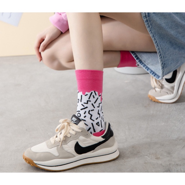 Vớ Tất cao cổ Nam Nữ phong cách thể thao, trẻ trung, năng động.