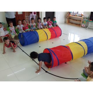 Ống chui vận động cho bé