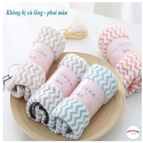 Khăn Mặt Lông Cừu Xuất Hàn Cao Cấp Siêu Tấm Hút Có Kẻ Sọc Mềm Mại 30 x 50cm