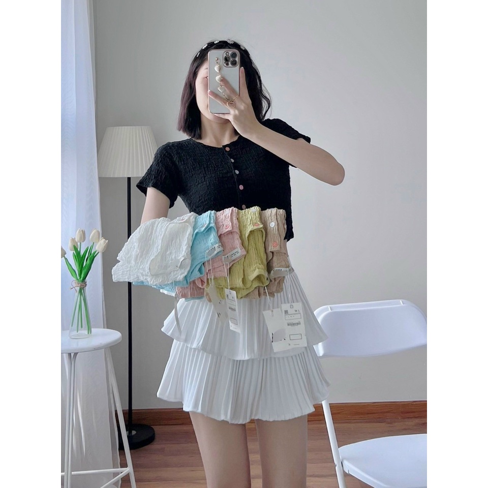 Áo kiểu tay ngắn cổ tròn phối nút nhiều màu chất đũi xốp co dãn form croptop ôm dáng - AO0158