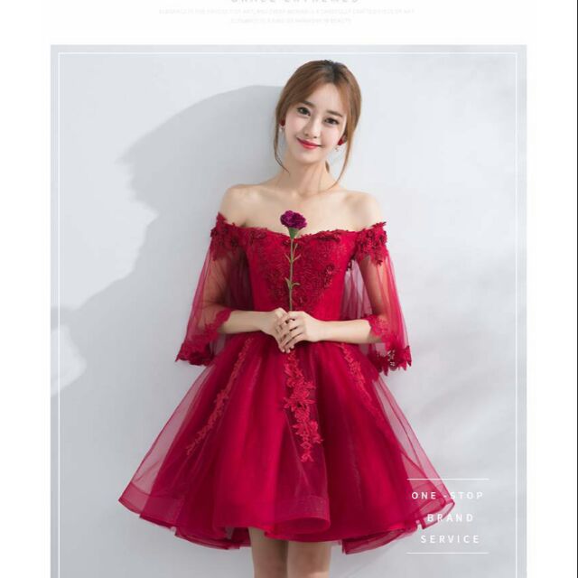 Đầm trễ vai xòe