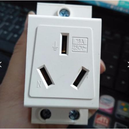 Ổ điện 3 lỗ 16A-250V
