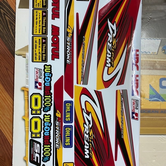 Tem rời Dream chỉ vàng trắng cho xe đỏ.