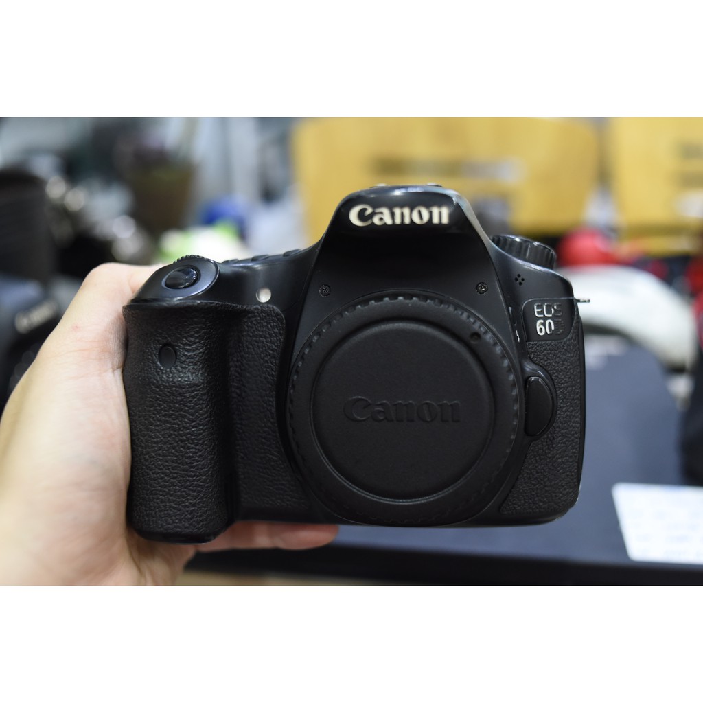 Máy ảnh Canon 60D giá hấp dẫn