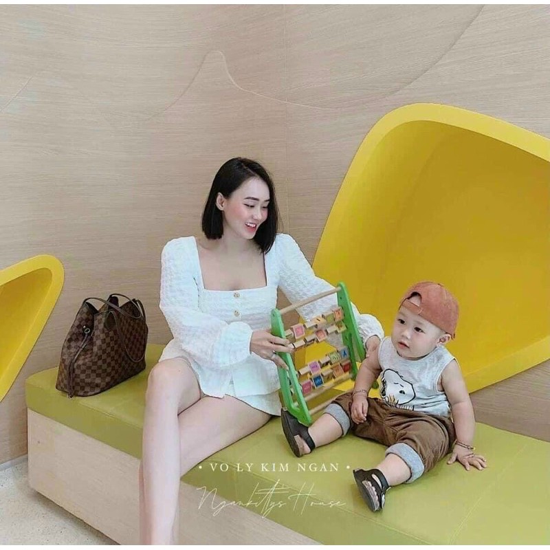 Set áo peplum trắng cổ vuông bo eo + short