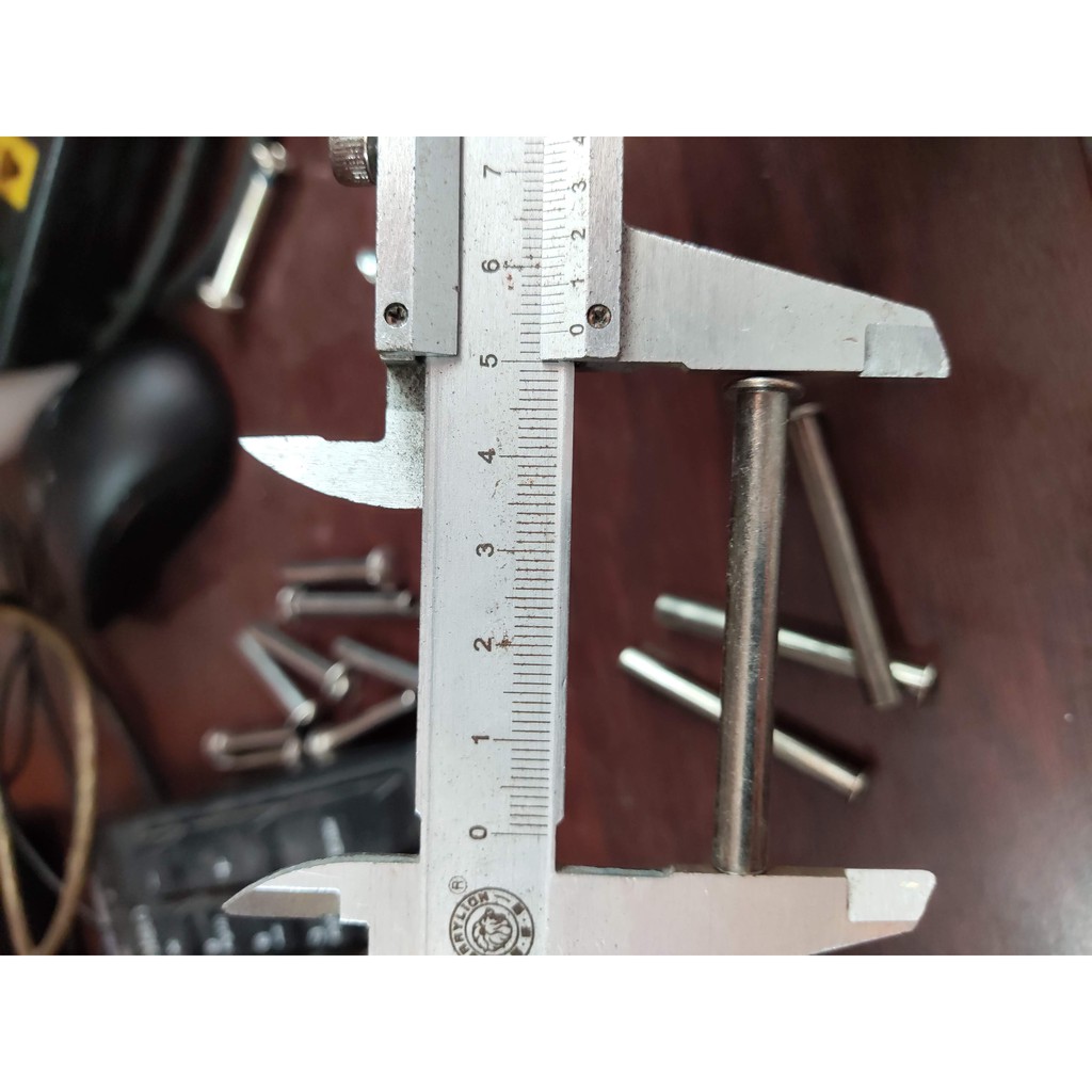 Bộ trục đinh tán 4 chiếc dùng để thay thế bánh xe kép cho vali du lịch độ dài 53mm đường kính 6mm