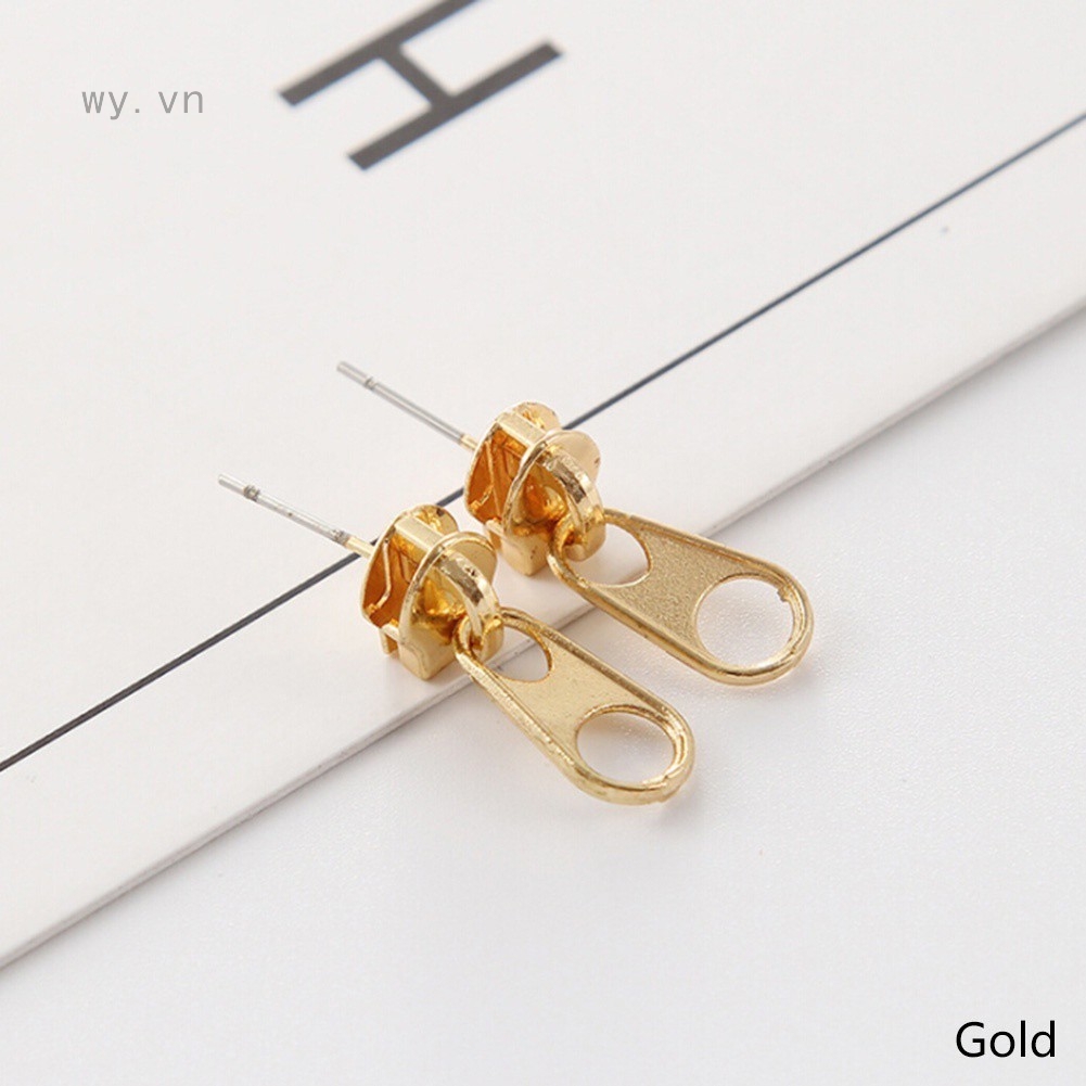 Hoa tai kim loại hình móc khóa cá tính unisex