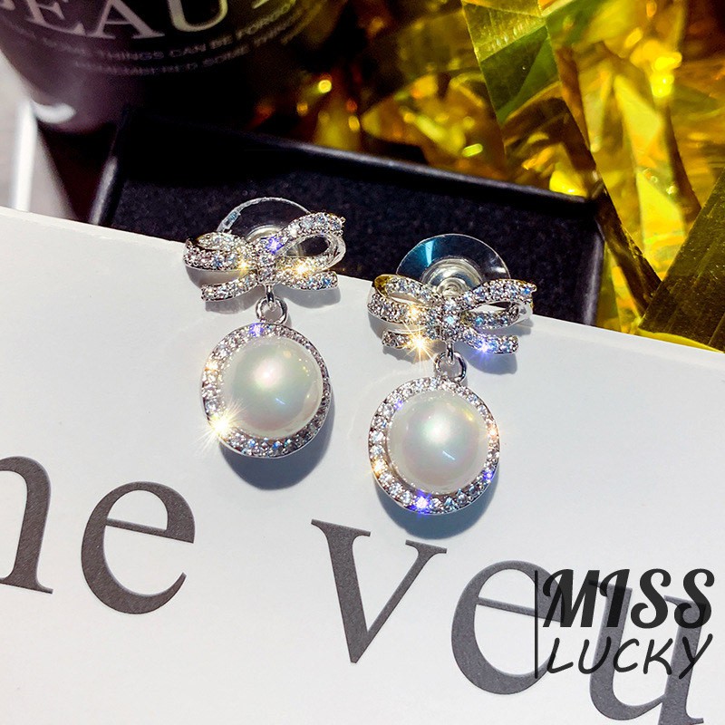 Khuyên tai nữ kiểu dáng thời trang cá tính