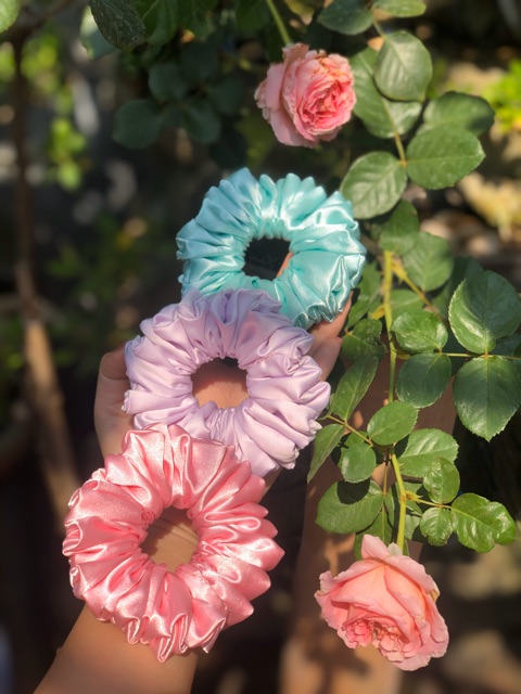 Đồ buộc tóc scrunchies lụa tone màu pastel