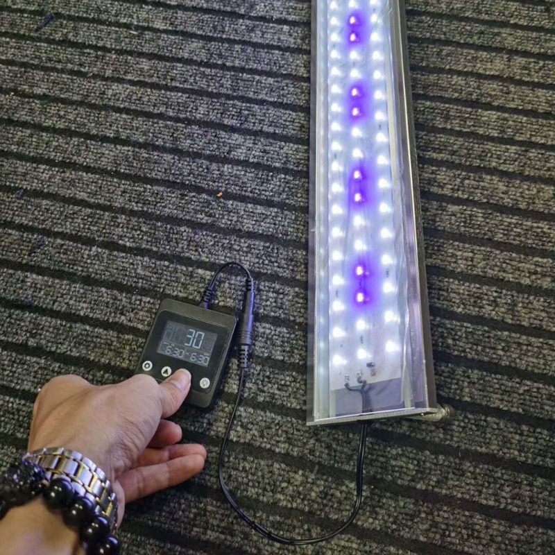 Thiết bị điều khiển độ sáng đèn LED cho bể cá
