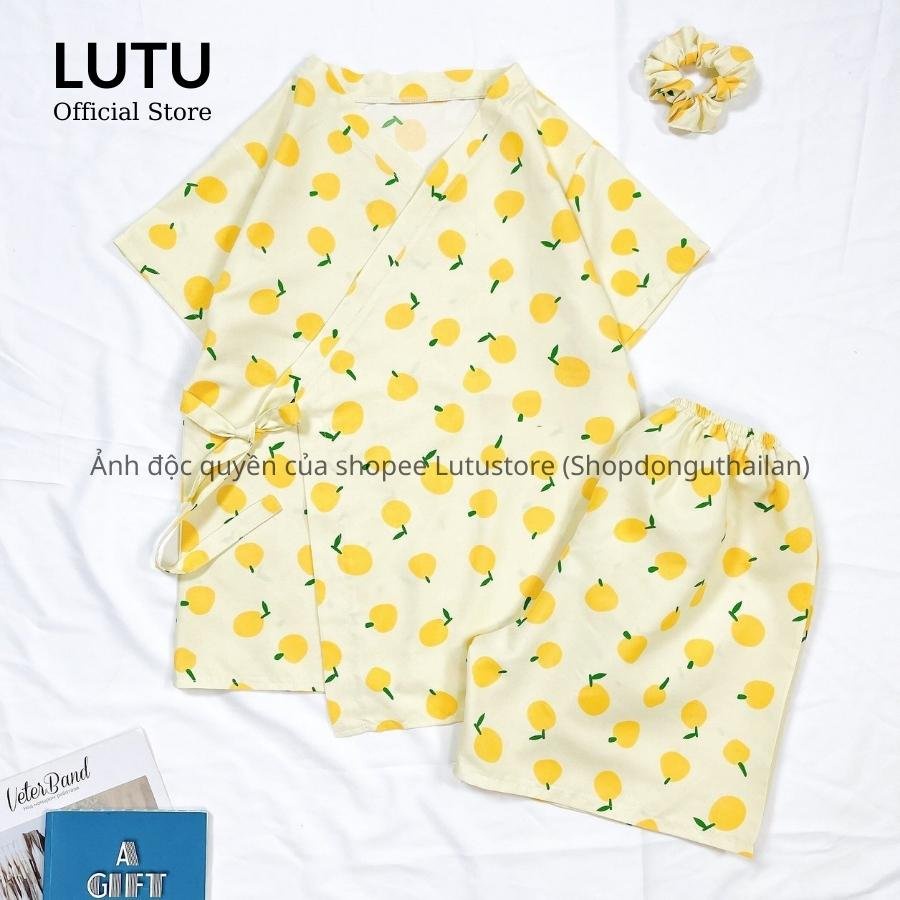 Bộ ngủ kimono tay ngắn quần ngắn.
