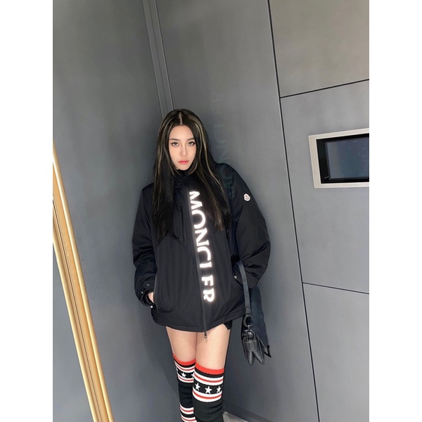 Áo khoác phao gió cho nữ dáng thể thao thương hiệu Moncler cao cấp