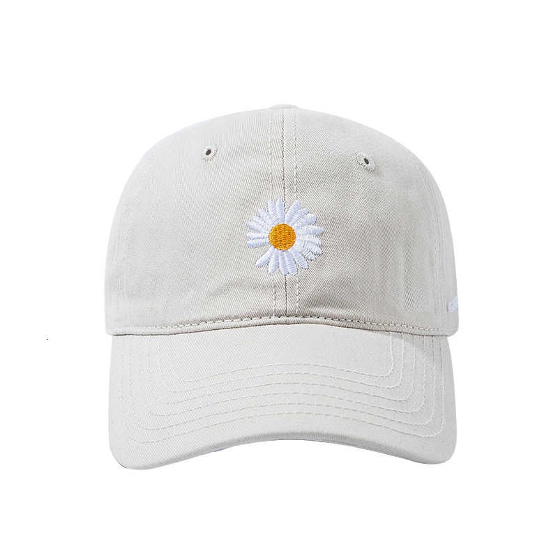 Mũ Lưỡi Trai Thêu Hình Hoa Cúc Thời Trang