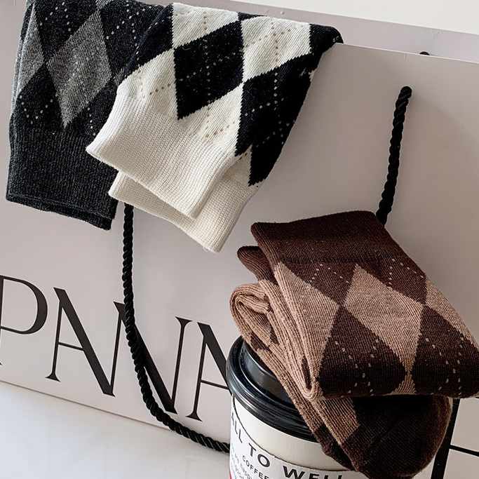 Tất vớ cổ cao hoạ tiết quả tám cotton dày dặn phong cách Hàn Quốc HAMYN