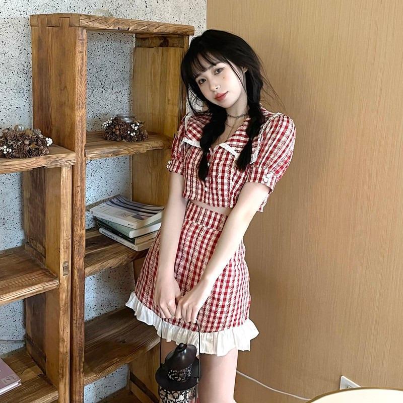 Fashion suit women 2021 summer new sweet thin short sleeves + high waist plaid skirt two sets