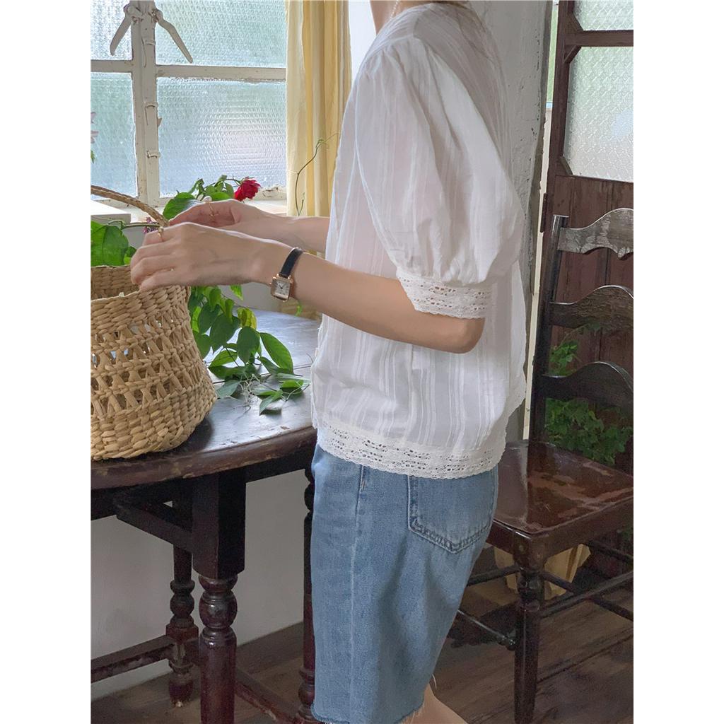 Áo Kiểu Tay Ngắn Cổ Chữ V Màu Trơn Phối Ren Phong Cách Hàn Quốc Có 2 Màu Sắc Lựa Chọn 53262