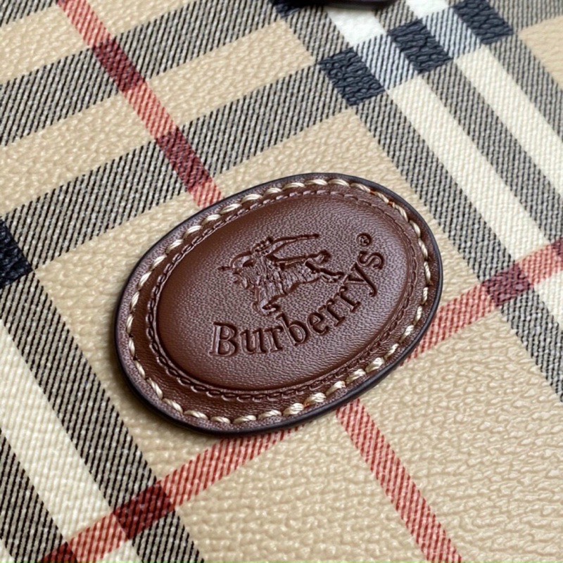 Túi burberry dáng hến