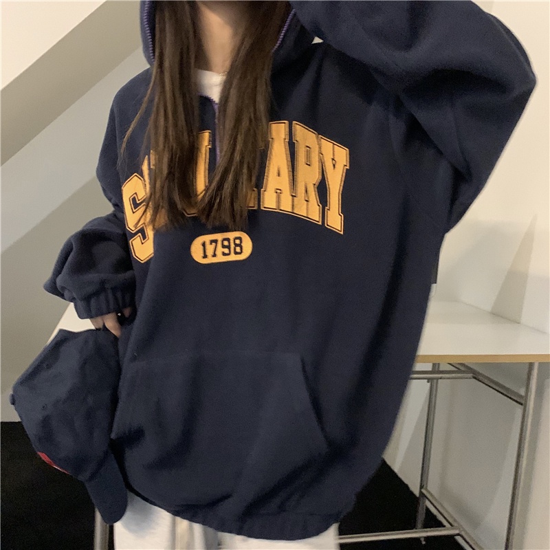 Áo hoodie tay dài in chữ phong cách retro | BigBuy360 - bigbuy360.vn