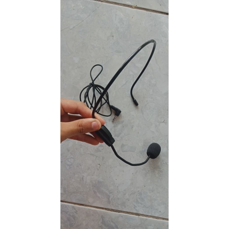 Micro thu âm đeo tai