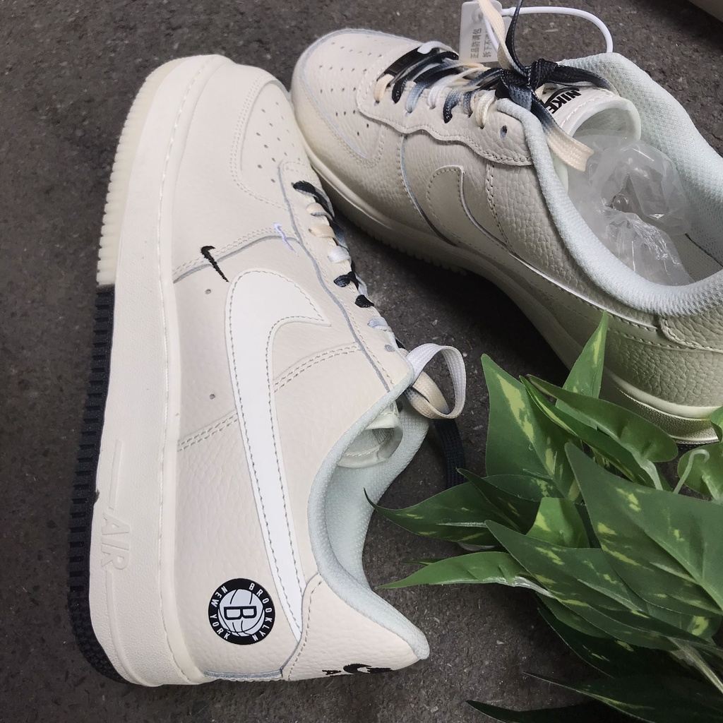 GIày Sneaker Air Force 1 Low " Brooklyn " Sail Black ( af1 cổ thấp kem/ đế 2 màu ) bền đẹp giá mềm mại êm ái 1:1 chuẩn